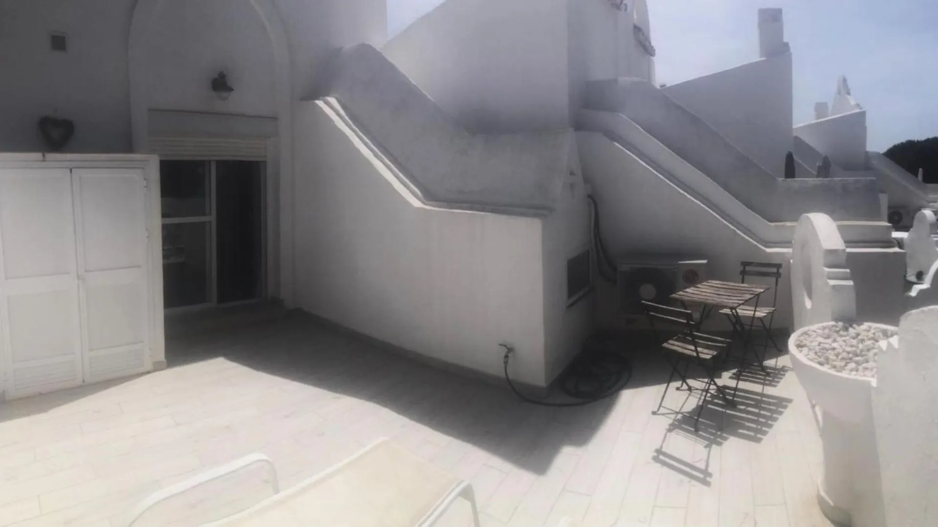 Casa Chico 2 Bedroom Townhouse 1 Mile From Marina & Beaches Marbella