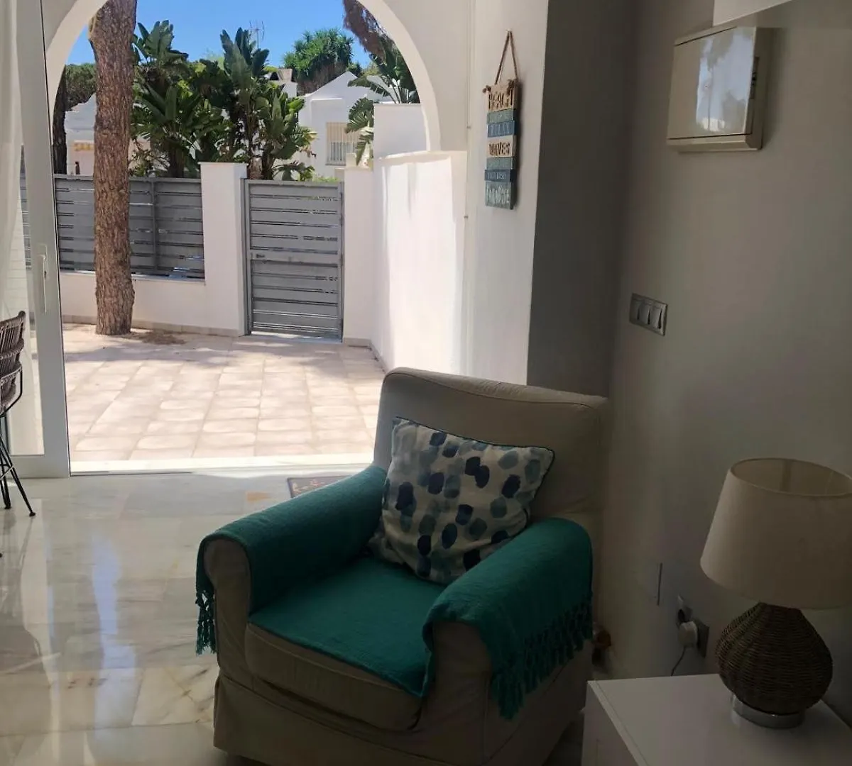 Apartment Casa Chico 2 Bedroom Townhouse 1 Mile From Marina & Beaches Marbella