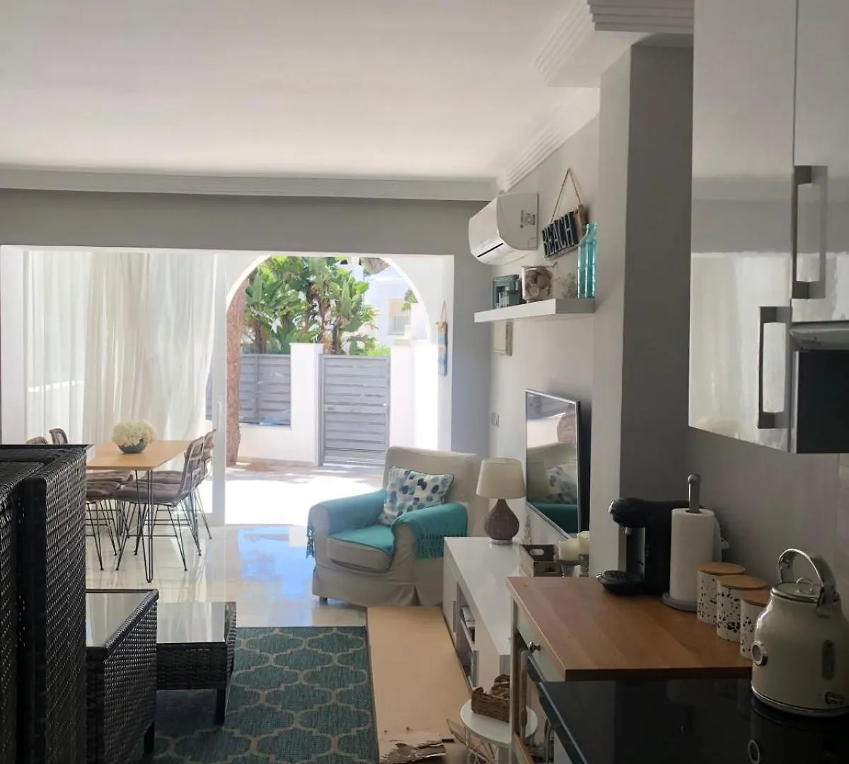 Apartment Casa Chico 2 Bedroom Townhouse 1 Mile From Marina & Beaches Marbella