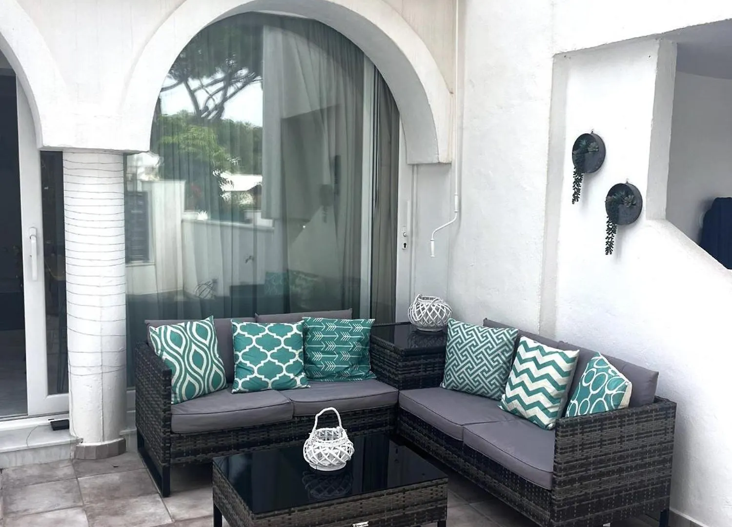 Casa Chico 2 Bedroom Townhouse 1 Mile From Marina & Beaches Marbella Apartment