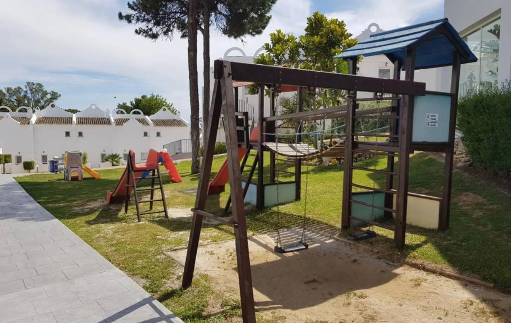 Casa Chico 2 Bedroom Townhouse 1 Mile From Marina & Beaches Marbella Apartment