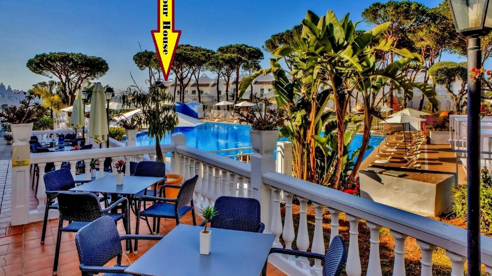Casa Chico 2 Bedroom Townhouse 1 Mile From Marina & Beaches Marbella Apartment