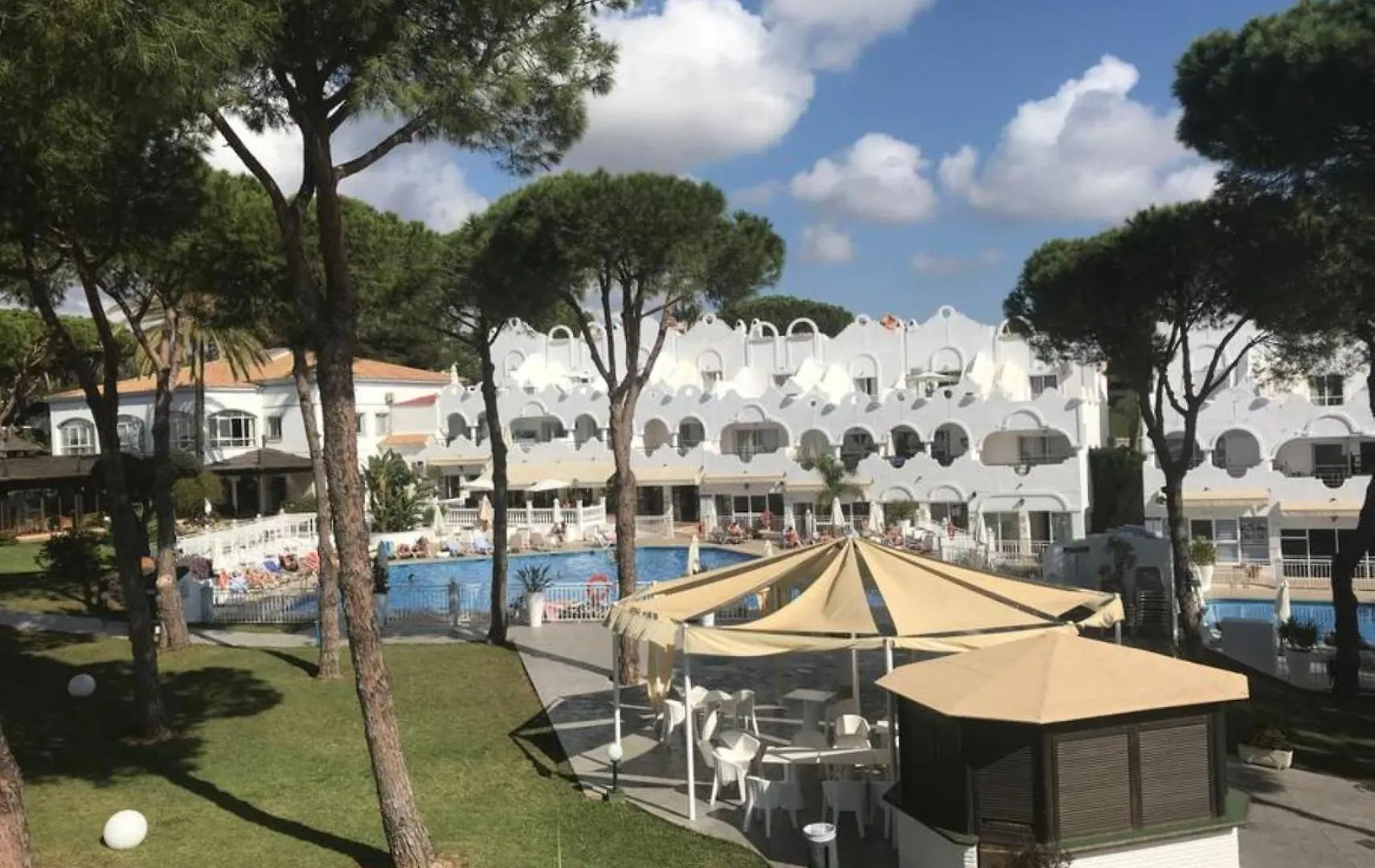 Casa Chico 2 Bedroom Townhouse 1 Mile From Marina & Beaches Marbella Apartment